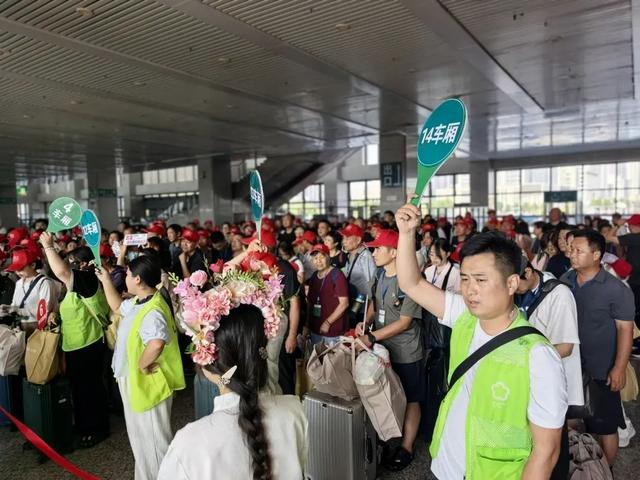 搭乘旅游专列，“花样菏泽”一路向北