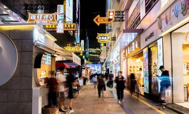 把暑期交给呈贡丨夜市烟火中，邂逅呈贡的夏夜浪漫