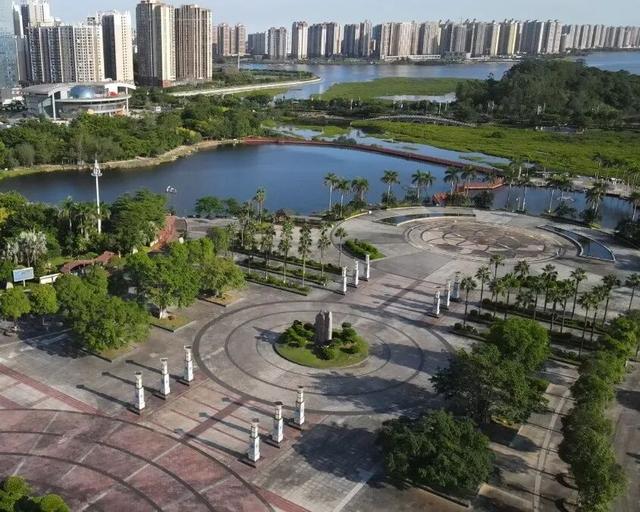 来防城港公园漫步，感受20min公园效应，在山海间诗意地栖居