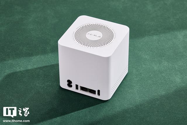 千元六盘位全闪 NAS，零刻飞牛联名 ME mini 私有云体验评测