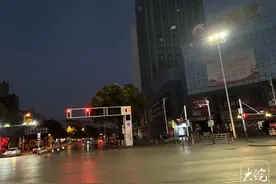 记者探访｜凌晨4点的池州城，致敬每一个奔忙的身影图片