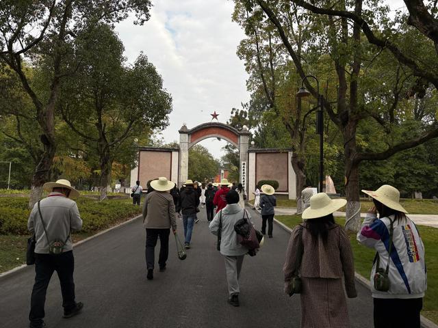 第三届名评名家湖湘汇网络主题活动走进怀化，感悟独特福地魅力