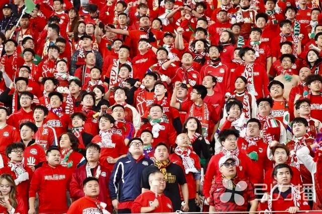 城市足球｜苏州见证历史对决 北京国安捧起第5座足协杯冠军奖杯