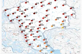 上午暴晒下午暴雨！高温天气持续广州市民出街“全副武装”图片