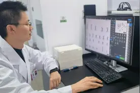 染色体中多出一条“x” 患遗传病的兄弟俩症状却截然不同图片