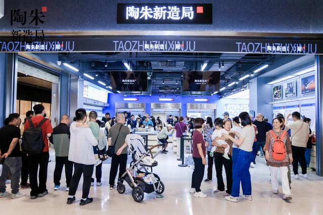 “十里钢城”变身“沸腾乐园”！首钢园假期客流达80万人次