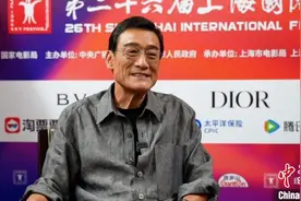 “千面”梁家辉：演员、评委、文人图片