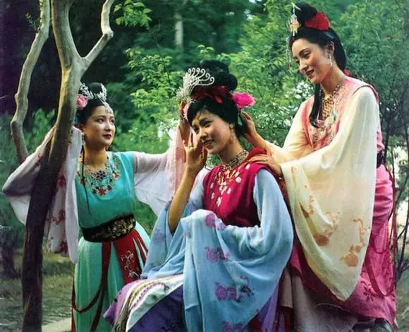 浙江籍演员何晴因病离世，她曾留下了诸多经典角色