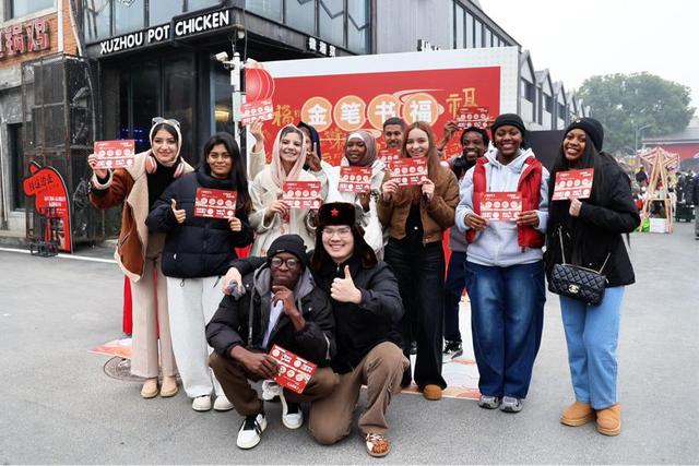 合肥首场迎新市集火热开市！长江180艺术街区解锁冬日潮玩新体验