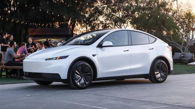 Model Y 越来越便宜	，特斯拉越来越像丰田