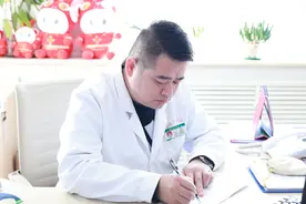 攻克生育难关  喜迎龙凤双宝图片