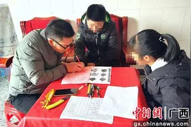 广西灌阳县送教上门 爱心“点燃”特殊学生求知希望图片