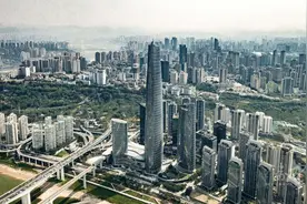 重庆在建第一高楼又有新进展！陆海国际中心（重庆100）外立面幕墙工程已全部完工图片