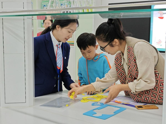70000人次打卡  郑州科技馆科学“庆”双节