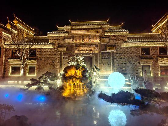 灯影璀璨 湘西府景区夜游受热捧