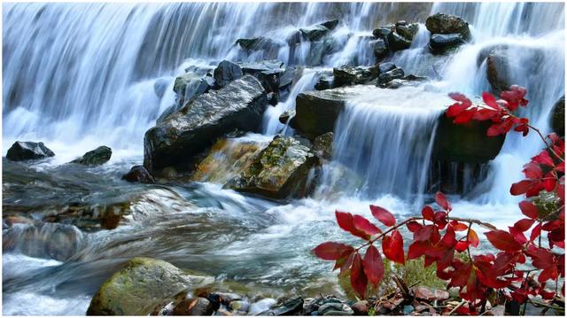 华亭莲花台：绮丽风光无限美 色彩斑斓惹人醉