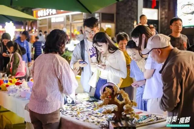 美食+潮玩+拍照打卡，get多重快乐！这份限定款游玩攻略，快收下吧→
