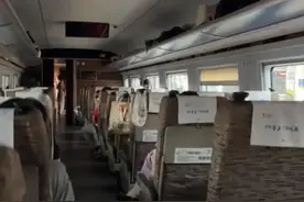 沪昆高铁上饶站接触网故障致列车晚点，乘客称有列车停靠约3小时，官方：经抢修故障已排除图片