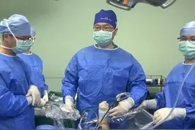 9岁小女孩一年崴了3次脚！专家提醒：第一次崴脚就应重视图片