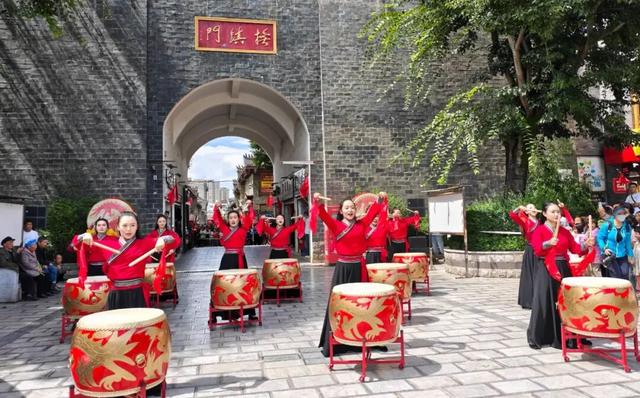 每天超10万游客打卡！昭通古城国庆期间 以文化盛宴开启“活化突围”