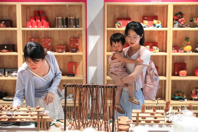 茶山南社“明清市井”热度高，双节假期吸引大批游客打卡