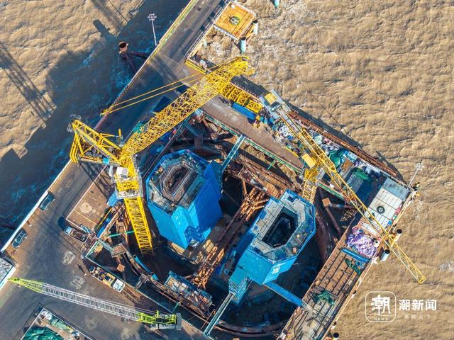 宁波：跨海铁路大桥主塔“拔节生长”
