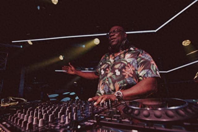 ���������˹��������ʱ����¾����䣬������TANK CINTR?E������������ղ� | �������