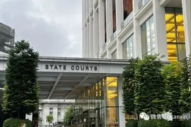 在樟宜机场没签证想登机，几次拿出美金想靠行贿过关，中国女子坐牢4周！图片