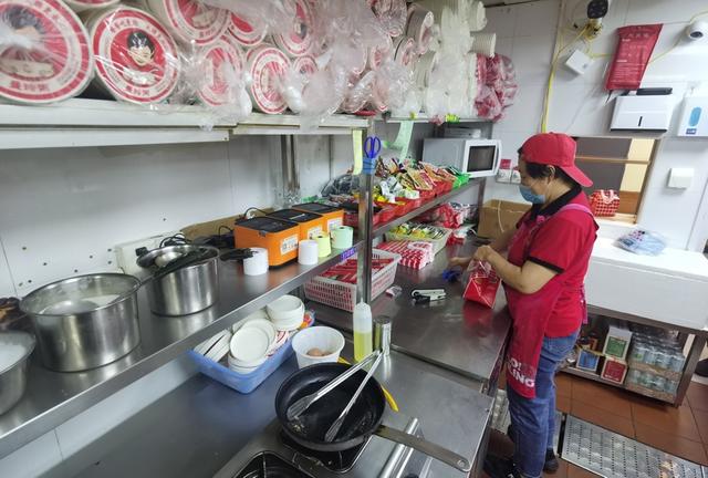 只做外卖不再“香”，平台却还扎堆布局，美团京东都说要开1万家
