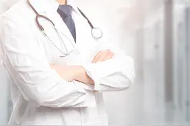 不敢用AED除颤仪？华西专家手把手教你 包学会！图片