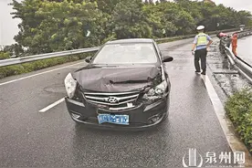 雨天行车 牢记“降速控距亮尾”图片