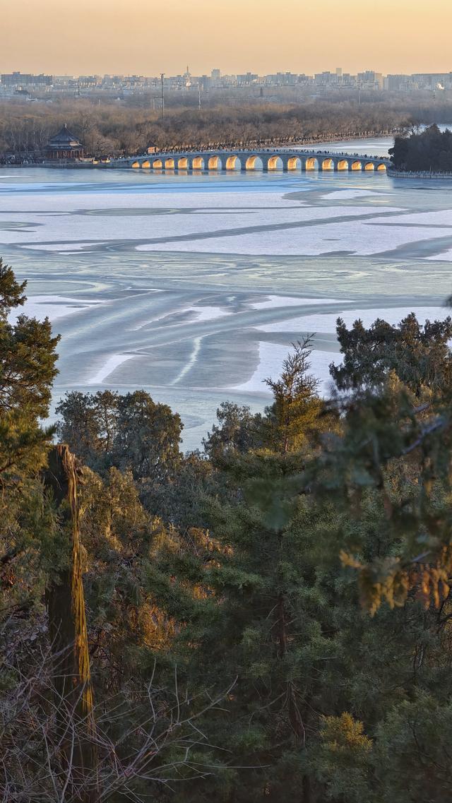 北京今天的“金光穿洞”，美得无可挑剔