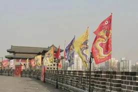 抚摸城墙，挥之不去的童年记忆图片