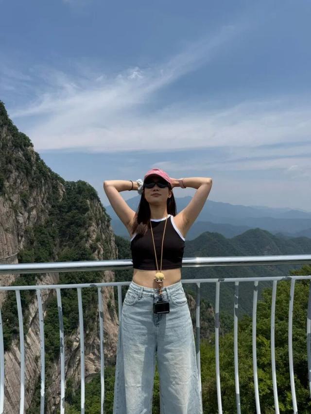 云端有座彩虹桥！嵩县白云山这条 “多巴胺天桥”，谁走谁心动！