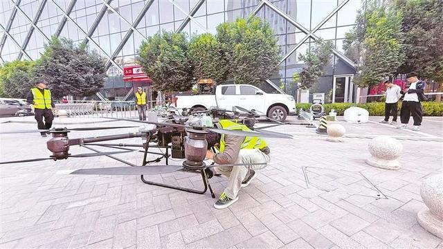 先“飞”夺人，“纵横”低空经济