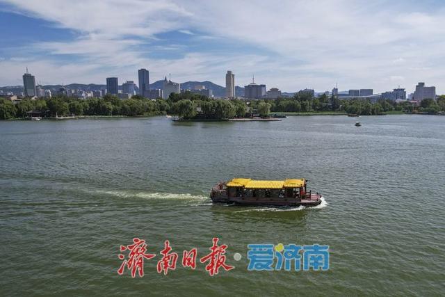 一年四季 泉在济南丨秋游大明湖，画舫入画来