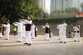 一个动作就能补元气、调气血、强身健体！很适合夏天做！图片