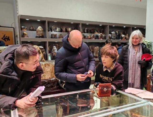 朝阳 多国驻沈阳总领馆官员赴我市考察文化遗产与文旅融合发展