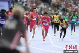 （巴黎奥运）田径综合：中国队男子4X100米接力、女子铅球晋级决赛图片