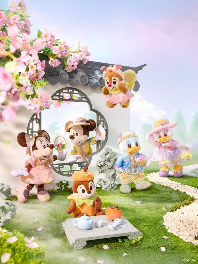 这个金秋在上海迪士尼度假区萌聚达菲月，玩转万圣季，畅游奇妙假期