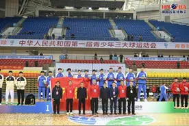 青春里的重要篇章 三大球运动会篮球决赛没有输家图片