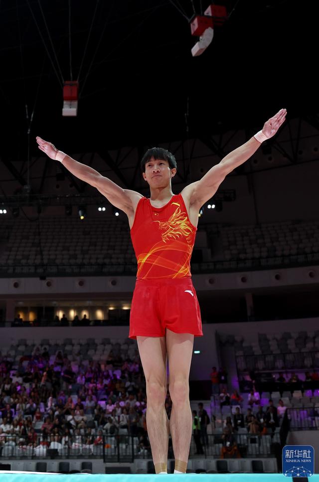菲律宾选手获体操世锦赛男子跳马冠军