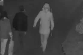 武汉一男子接连三次开女友宝马车偷电缆线，民警：他为了在女友面前摆阔，戴个眼镜、讲话举止斯文，善于包装自己图片
