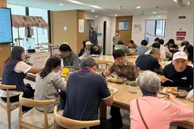 上海老年助餐补贴不以现金形式发放，为何还要“线上申请”？记者走访发现真相图片