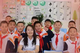 【教师节海报】亲爱的老师，祝您节日快乐！图片