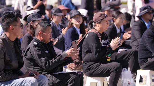 “幸福拉萨”彩车展示及文旅宣传活动在拉萨举行