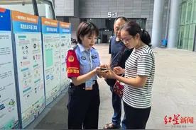 10分钟拿到临时号牌，成都交警入驻成都车展提供“一站式”服务图片