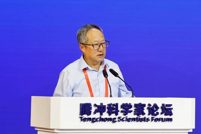 主旨报告：院士专家为临沧发展现场“开方”