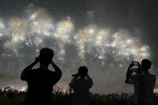绝美！震撼！蓉城夜空璀璨