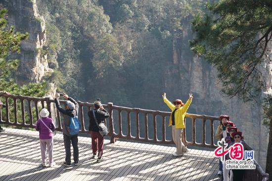 张家界武陵源：避开人潮 登高赏景两相宜